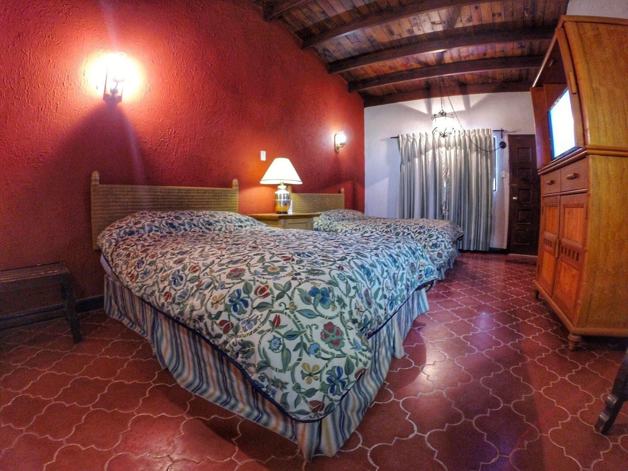 Hotel Parador Santa Cruz Creel Exteriör bild